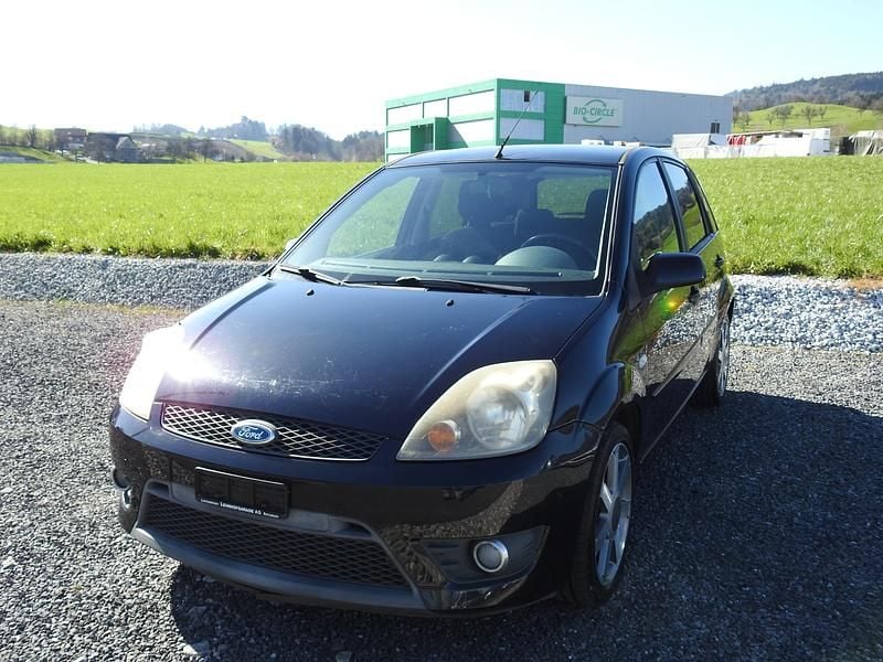 Gebraucht Ford Fiesta Ambiente 80 PS (58 kW) 2008 Kleinwagen