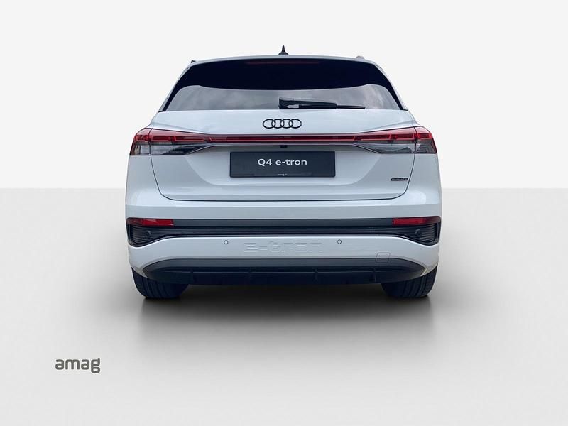 Gebraucht Audi Q4 e-tron Attraction 210 kW (286 PS) 2025 Gletscherweiss metallic SUV