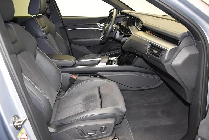 Gebraucht Audi e-tron S-Line 230 kW (313 PS) 2026 Silber SUV