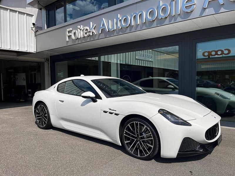 Gebraucht Maserati Granturismo 490 PS (360 kW) 2024 Weiss Coupé