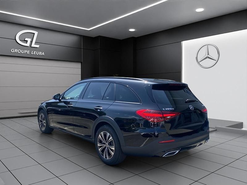 Neu Mercedes C220 198 PS (145 kW) 2026 Schwarz Kombi