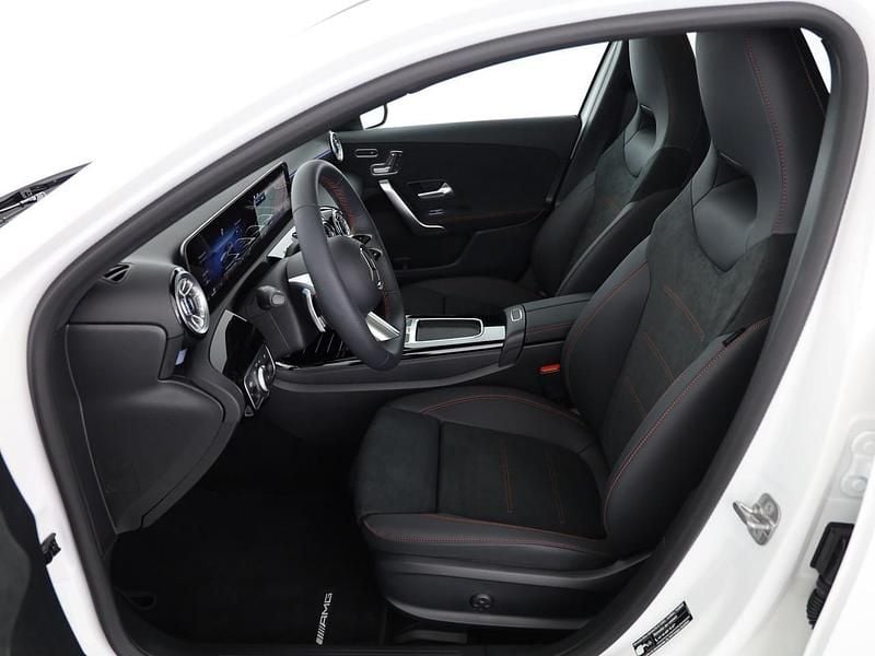 Gebraucht Mercedes A200 163 PS (119 kW) 2024 Weiss Limousine