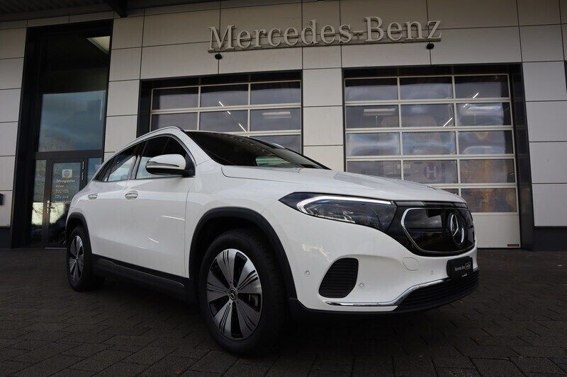 Weiss Gebraucht 2022 Mercedes EQA300 SUV | CHF 42’900 (Superpreis) - Bild 1/4