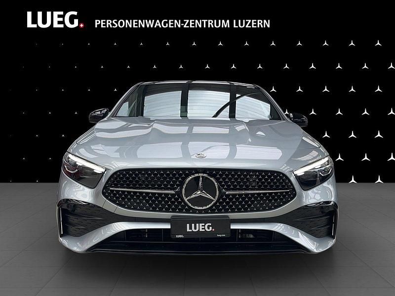 Gebraucht Mercedes A200 163 PS (119 kW) 2024 Silber Limousine