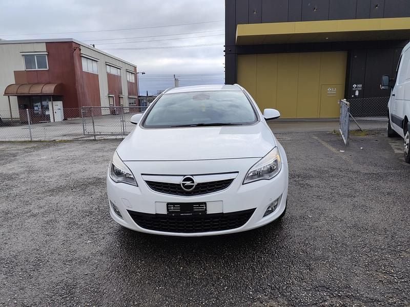 Gebraucht Opel Astra Sport 180 PS (132 kW) 2011