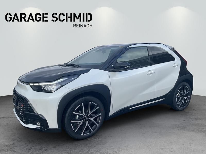 Neu Toyota Aygo X Sport 116 PS (85 kW) 2026 Mehrfarbig SUV