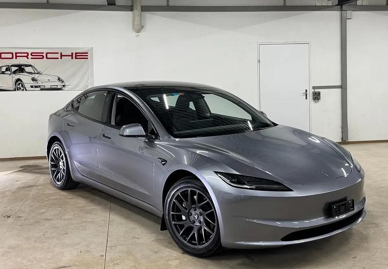 Gebraucht Tesla Model 3 Long Range RWD 235 kW (320 PS) 2026 Silber Limousine