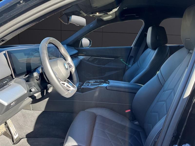 Gebraucht BMW 520 Comfort Edition 208 PS (152 kW) 2024 Schwarz Kombi