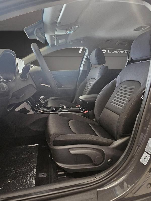 Neu Hyundai i30 140 PS (102 kW) 2025 Grau Kombi