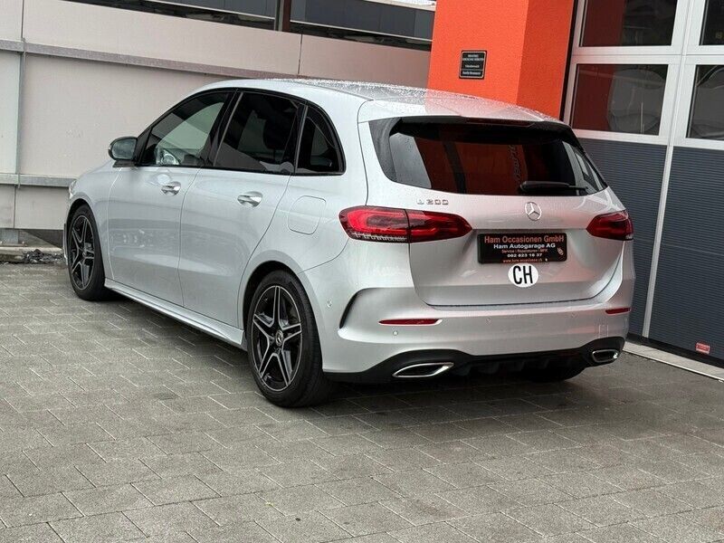 Gebraucht Mercedes B200 AMG line 163 PS (119 kW) 2019 Van / Kleinbus