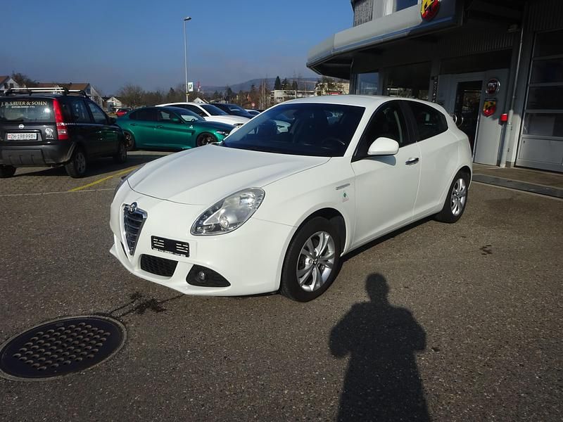 Gebraucht Alfa Romeo Giulietta Distinctive 150 PS (110 kW) 2015 Kleinwagen