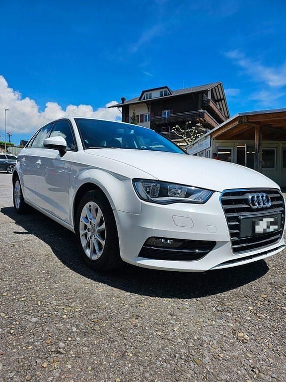 Gebraucht Audi A3 Attraction 125 PS (91 kW) 2015 Limousine