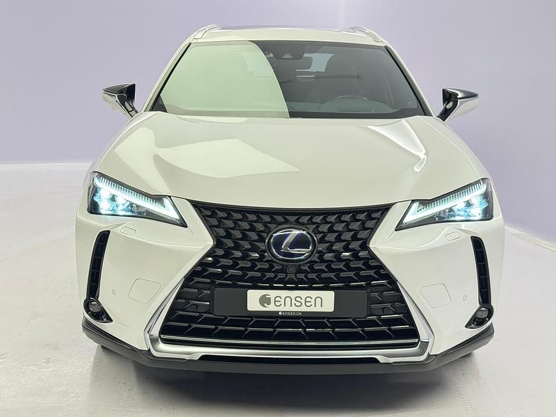 Gebraucht Lexus UX 300e 150 kW (204 PS) 2021 Weiss SUV