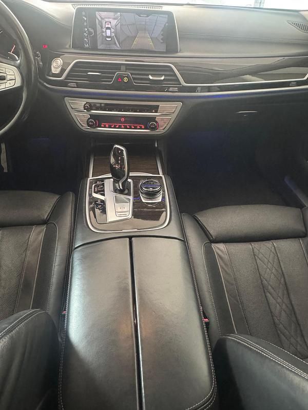 Gebraucht BMW 730 265 PS (194 kW) 2017 Limousine