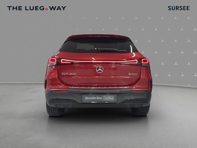 Gebraucht Mercedes EQA300 AMG line 168 kW (229 PS) 2022 Rot SUV