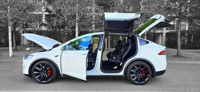 Gebraucht 2017 Tesla Model X Performance SUV | CHF 33’000 (Etwas zu teuer) - Bild 1/4