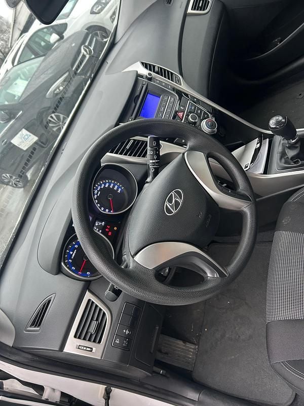 Gebraucht Hyundai i30 100 PS (73 kW) 2015 Kombi