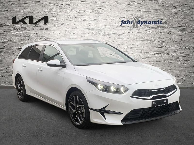 Neu Kia Ceed Sportswagon 140 PS (102 kW) 2026 Weiss Kombi