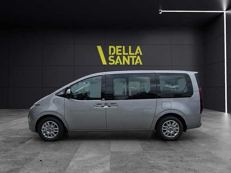 Neu Hyundai Staria 215 PS (158 kW) 2025 Silber Van / Kleinbus