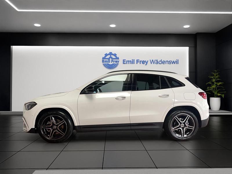 Gebraucht Mercedes GLA200 AMG line 177 PS (130 kW) 2025 SUV