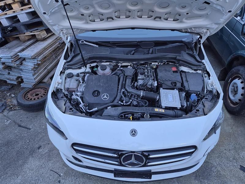 Gebraucht Mercedes B250e Progressive 217 PS (159 kW) 2020 Van / Kleinbus