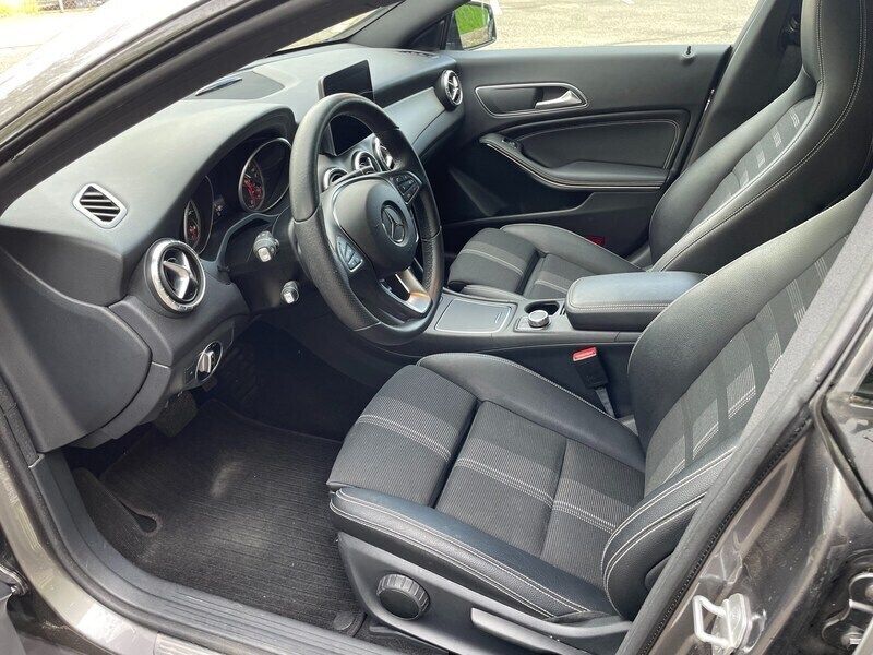 Gebraucht Mercedes CLA200 Shooting Brake Night 156 PS (114 kW) 2017 Kombi