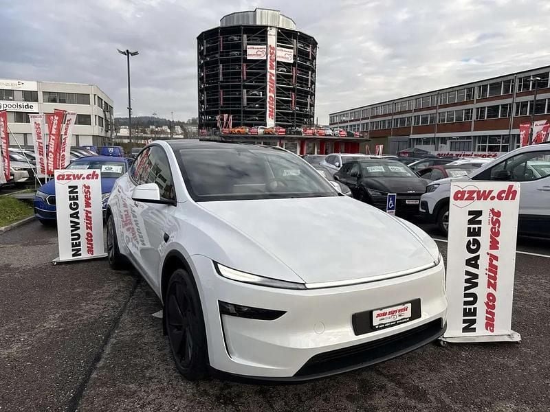 Weiss Neu 2025 Tesla Model Y SUV | CHF 48’750 (Etwas zu teuer) - Bild 1/4