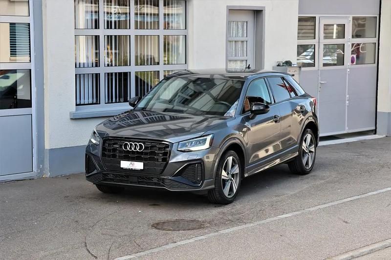 Gray Gebraucht 2025 Audi Q2 S-Line SUV | CHF 25’850 - Bild 1/4