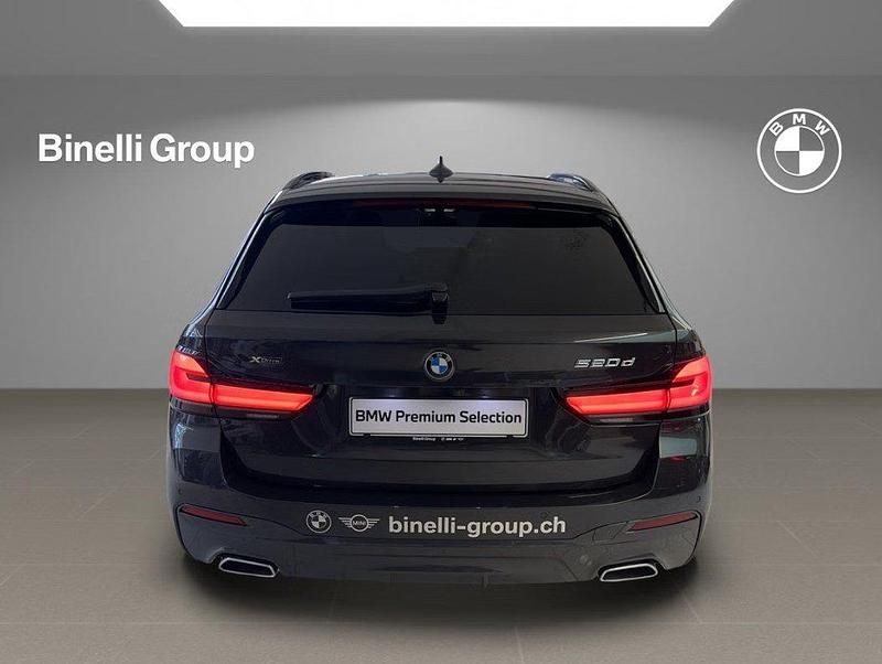 Gebraucht BMW 520 Shadowline 201 PS (147 kW) 2022 Grau Kombi