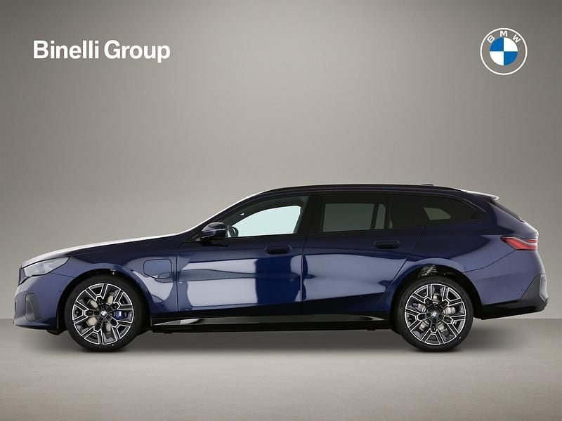 Neu BMW 550e Comfort Edition 489 PS (359 kW) 2025 Blau Kombi