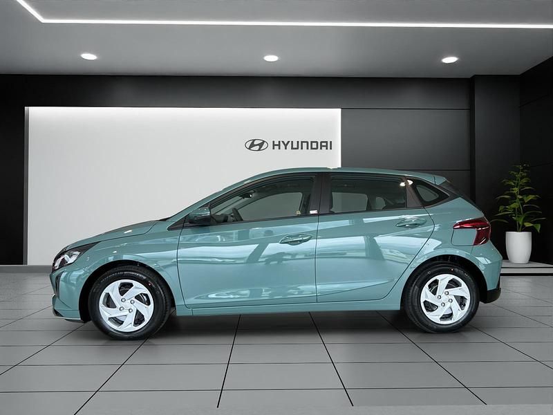 Neu Hyundai i20 100 PS (73 kW) 2026 Grün Limousine