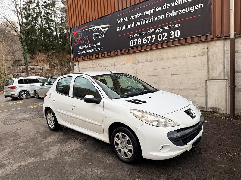 Gebraucht Peugeot 206+ 75 PS (55 kW) 2013 Kleinwagen