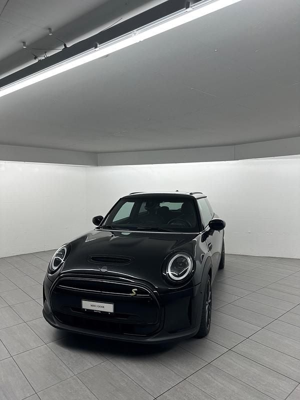 Schwarz Gebraucht 2022 Mini Cooper SE Kleinwagen | CHF 19’900 (Fairer Preis) - Bild 1/4