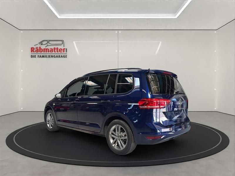 Neu VW Touran Comfortline 150 PS (110 kW) 2025 Van / Kleinbus