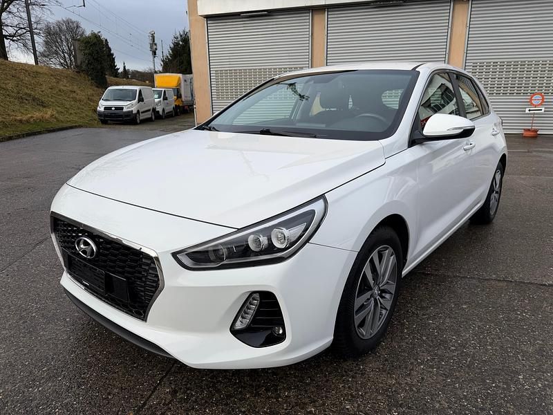 Gebraucht Hyundai i30 140 PS (102 kW) 2017 Limousine