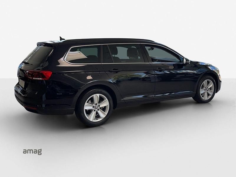 Gebraucht VW Passat Business 200 PS (147 kW) 2024 Deepblack perleffekt Kombi
