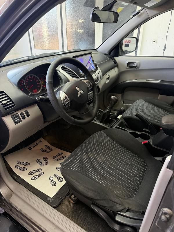 Gebraucht Mitsubishi L200 178 PS (130 kW) 2013 Abholung