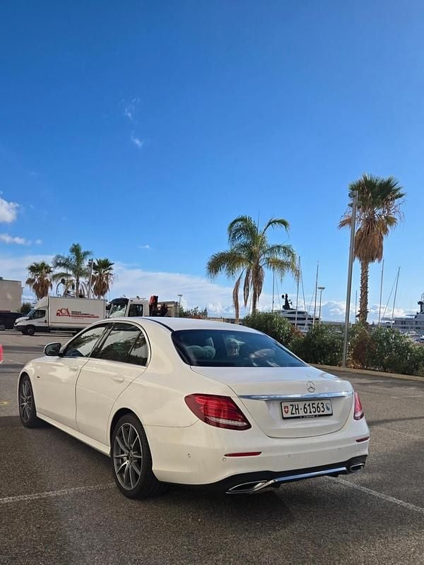 Gebraucht Mercedes E220 AMG line 194 PS (142 kW) 2020
