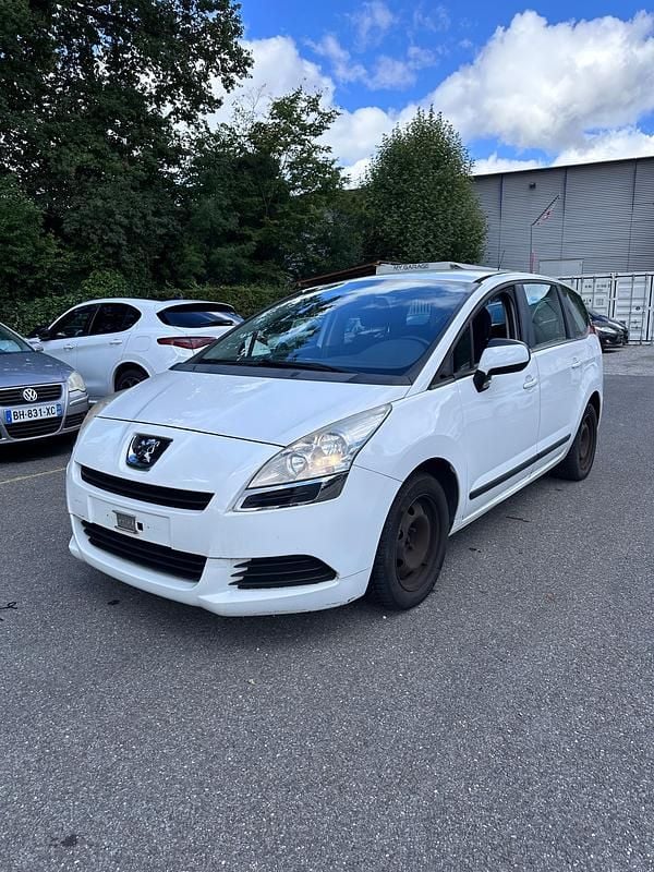 Gebraucht 2013 Peugeot 5008 Active Van / Kleinbus | CHF 4’190 (Guter Preis) - Bild 1/4