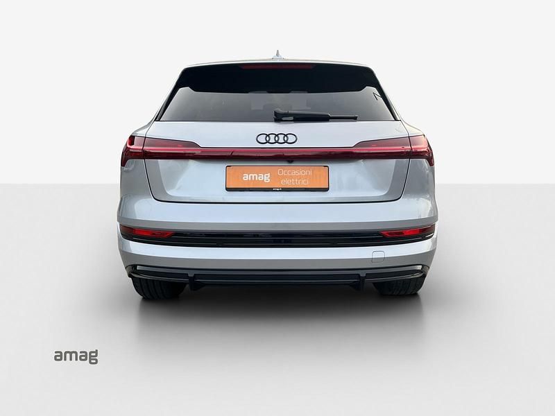 Gebraucht Audi e-tron Attraction 230 kW (313 PS) 2021 Florettsilber metallic SUV
