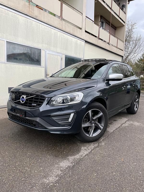 Gebraucht 2015 Volvo XC60 R-Design Momentum SUV | CHF 16’890 (Fairer Preis) - Bild 1/4