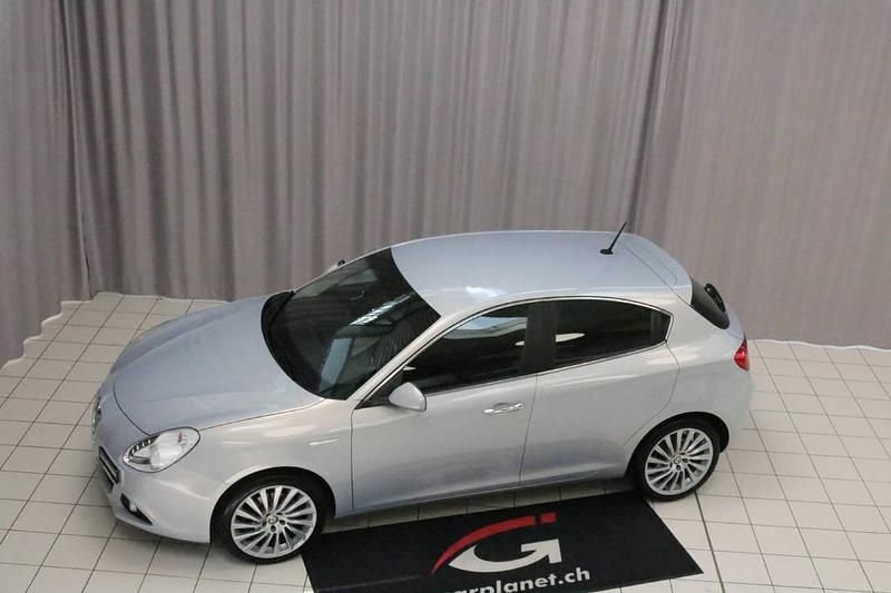 Grau Gebraucht 2016 Alfa Romeo Giulietta Exclusive Limousine | CHF 13’990 (Fairer Preis) - Bild 1/4