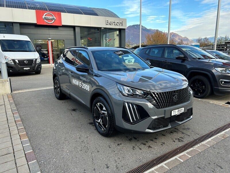 Gebraucht Peugeot e-2008 Allure 114 kW (156 PS) 2023 SUV