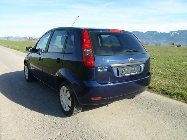 Gebraucht Ford Fiesta Trend 80 PS (58 kW) 2005 Kleinwagen