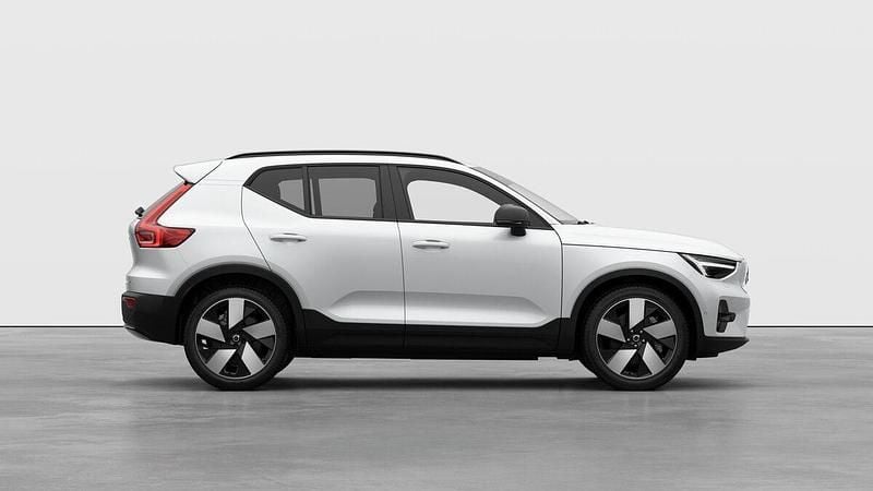 Neu Volvo EX40 Plus 185 kW (252 PS) 2025 Weiss SUV