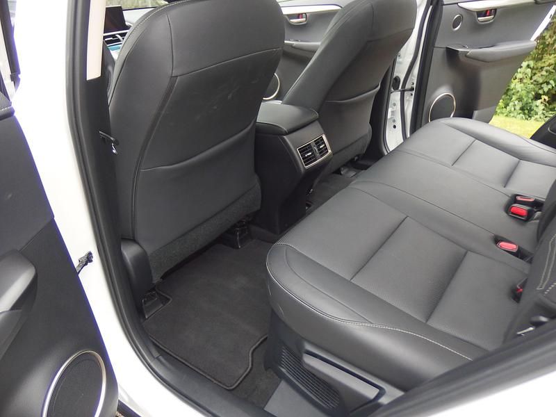 Gebraucht Lexus NX300h E-FOUR 197 PS (144 kW) 2018 SUV