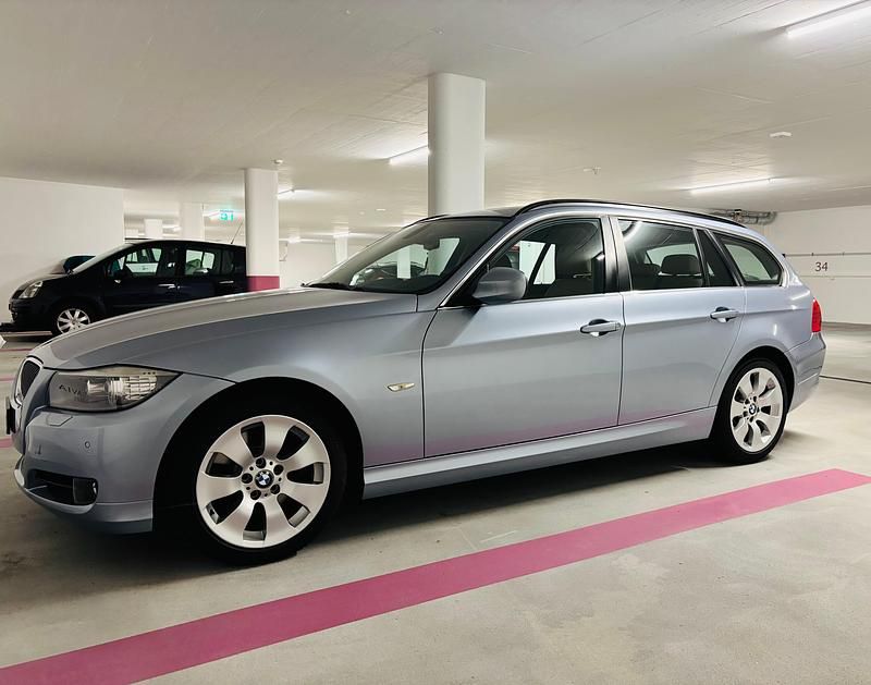 Gebraucht BMW 330 245 PS (180 kW) 2011 Kombi