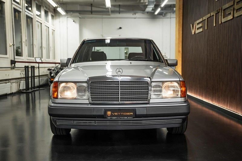 Gebraucht Mercedes E260 160 PS (117 kW) 1992 Limousine