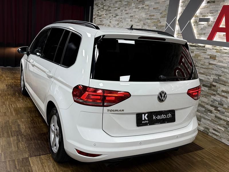 Gebraucht VW Touran Comfortline 150 PS (110 kW) 2018 Van / Kleinbus