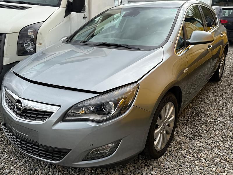 Gebraucht 2011 Opel Astra Cosmo | CHF 2’100 (Superpreis) - Bild 1/4